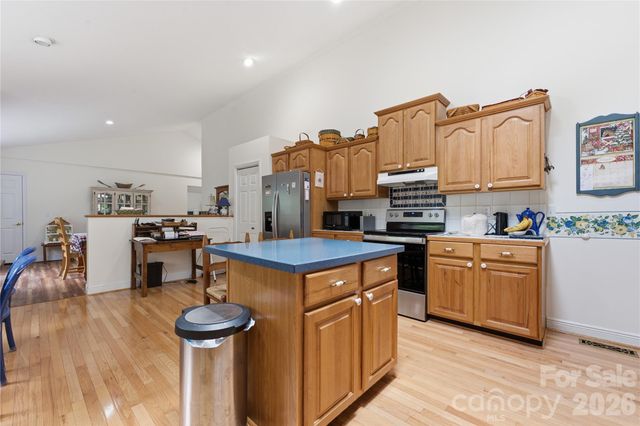 100 Foresthill Lane, Whittier, NC 28789