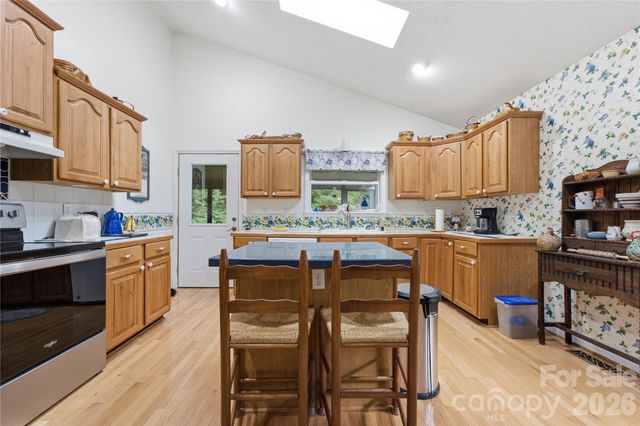 100 Foresthill Lane, Whittier, NC 28789