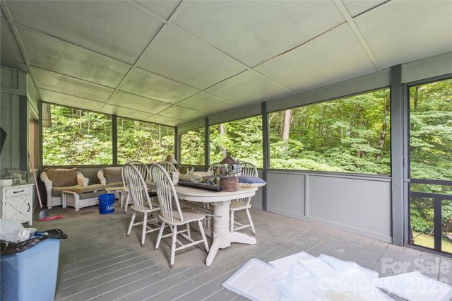 100 Foresthill Lane, Whittier, NC 28789