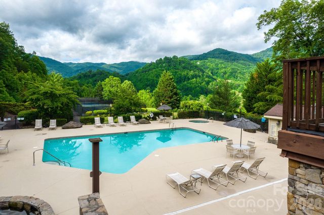 100 Foresthill Lane, Whittier, NC 28789