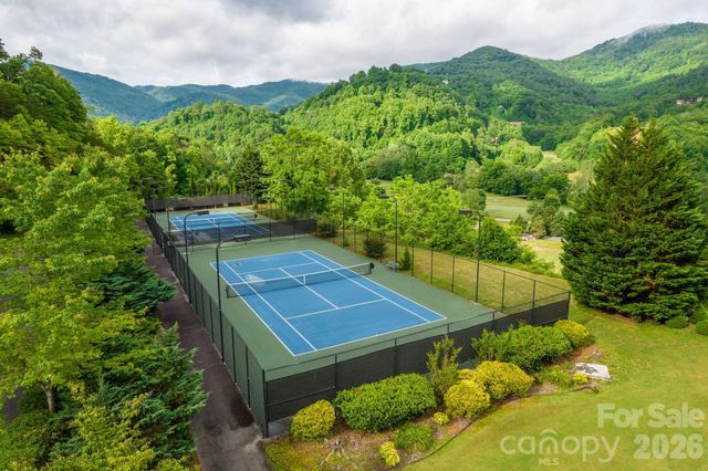 100 Foresthill Lane, Whittier, NC 28789
