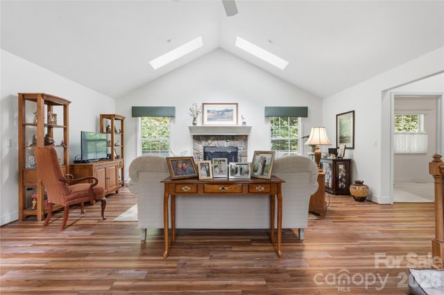 100 Foresthill Lane, Whittier, NC 28789