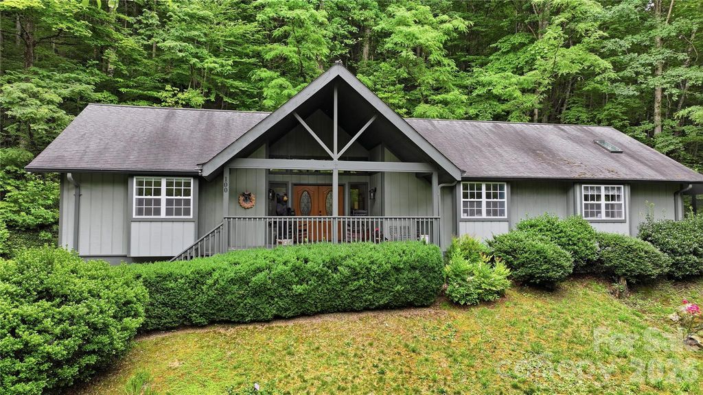 100 Foresthill Lane, Whittier, NC 28789