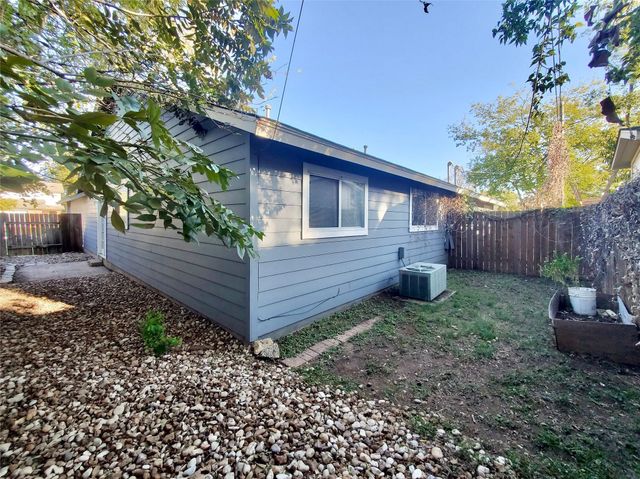 1813 Nicole CIR B, Round Rock, TX 78664