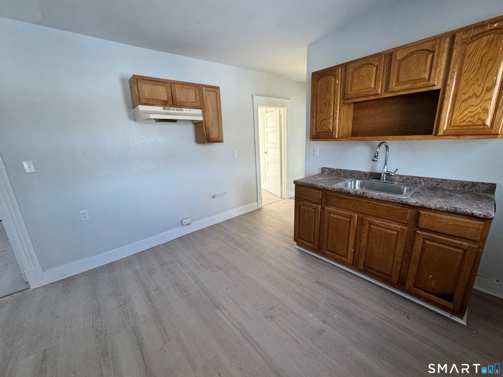 190-192 Brook Street 3, Hartford, CT 06120