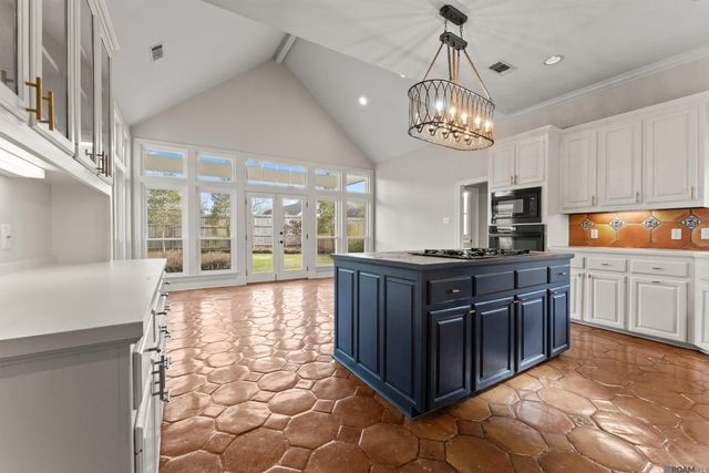 334 Plantation Crest Ct, Baton Rouge, LA 70810