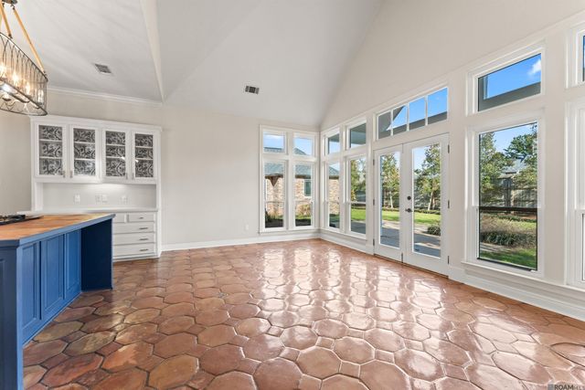 334 Plantation Crest Ct, Baton Rouge, LA 70810