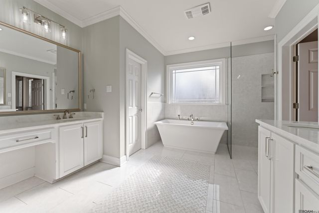 334 Plantation Crest Ct, Baton Rouge, LA 70810