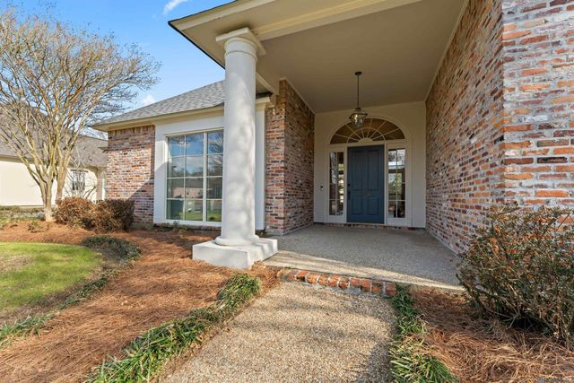 334 Plantation Crest Ct, Baton Rouge, LA 70810