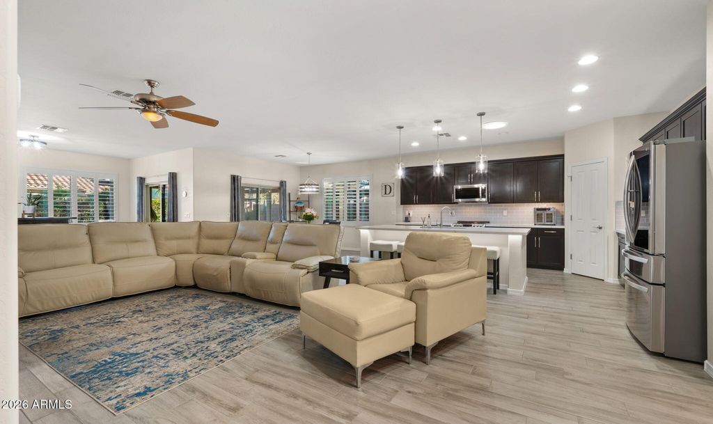 Image 11 of property listing at 9277 W BUCKHORN Trail, Peoria, AZ 85383