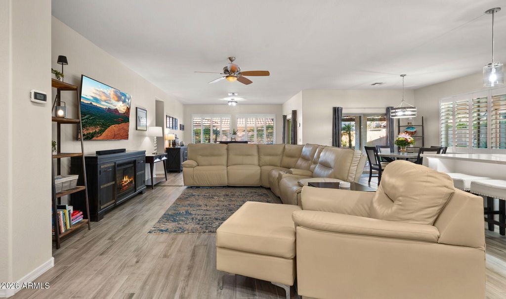 Image 12 of property listing at 9277 W BUCKHORN Trail, Peoria, AZ 85383