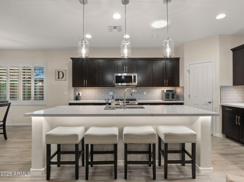 Image 15 of property listing at 9277 W BUCKHORN Trail, Peoria, AZ 85383