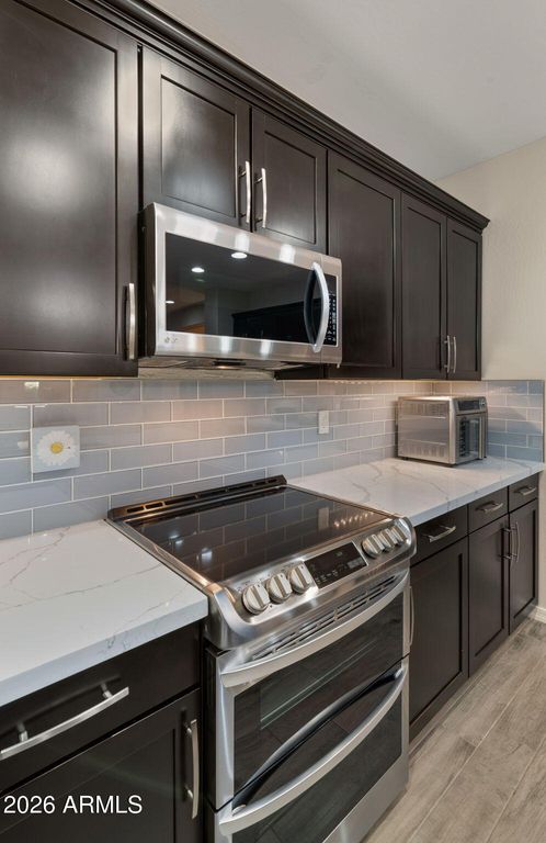 Image 17 of property listing at 9277 W BUCKHORN Trail, Peoria, AZ 85383
