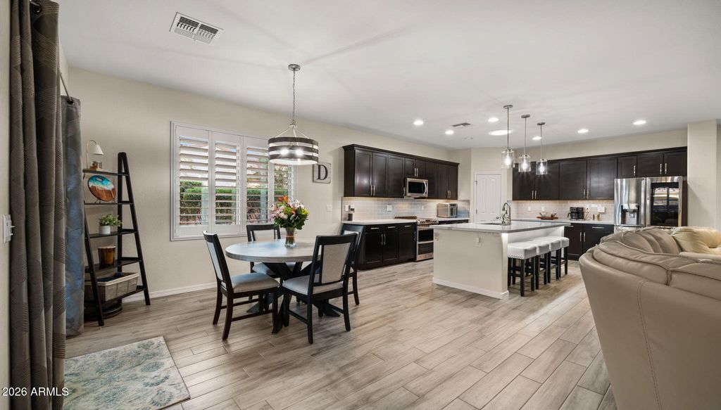 Image 23 of property listing at 9277 W BUCKHORN Trail, Peoria, AZ 85383