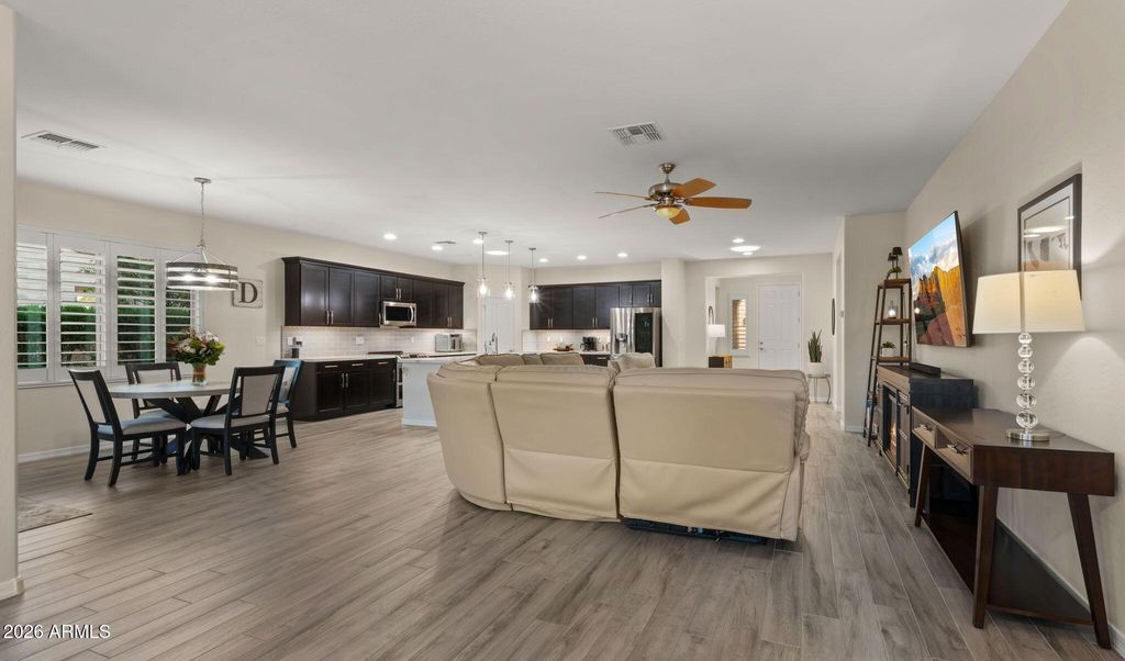 Image 24 of property listing at 9277 W BUCKHORN Trail, Peoria, AZ 85383
