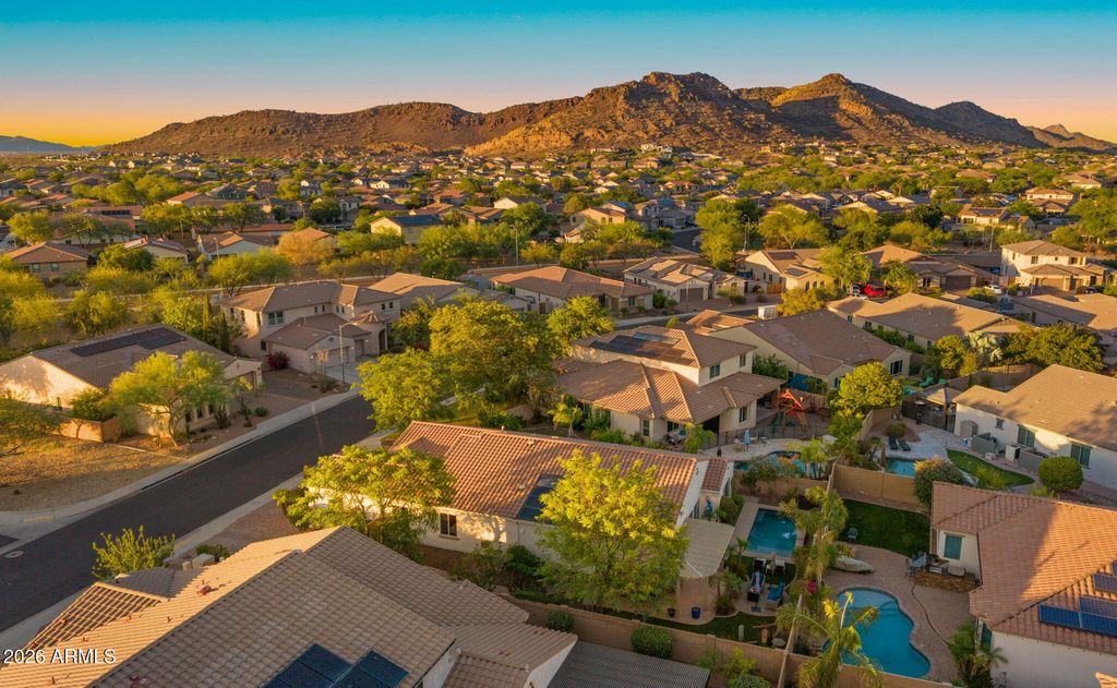 Image 51 of property listing at 9277 W BUCKHORN Trail, Peoria, AZ 85383