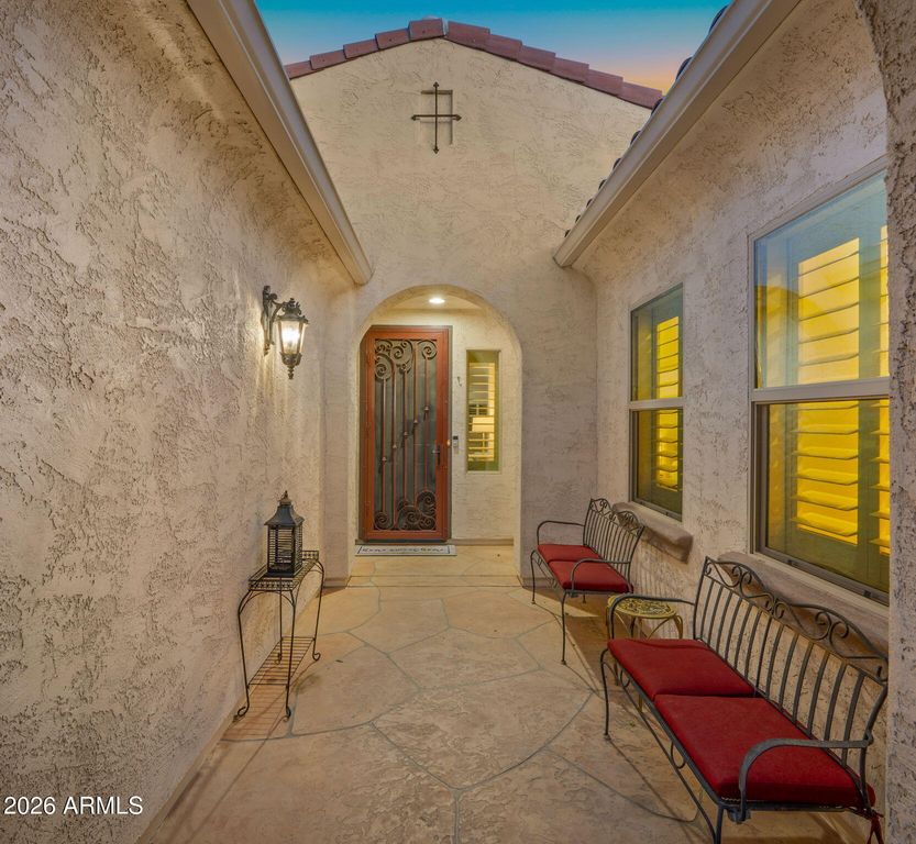 Image 9 of property listing at 9277 W BUCKHORN Trail, Peoria, AZ 85383