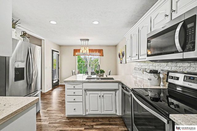 4618 Springview Drive, Papillion, NE 68133