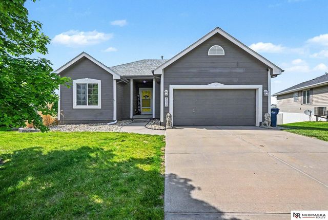 4618 Springview Drive, Papillion, NE 68133