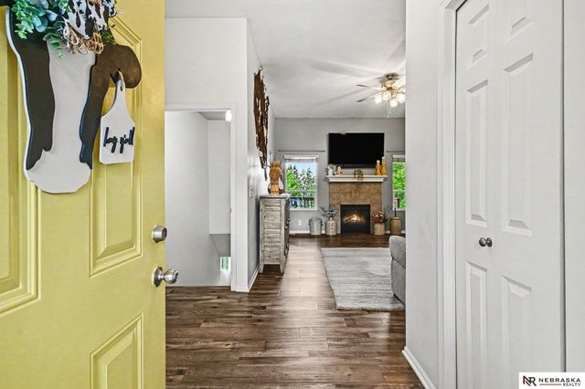 4618 Springview Drive, Papillion, NE 68133
