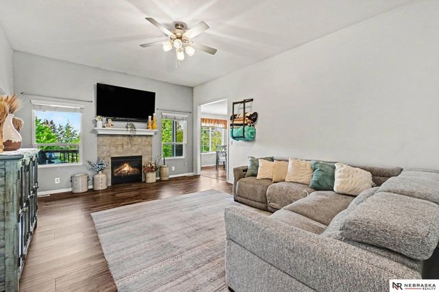 4618 Springview Drive, Papillion, NE 68133