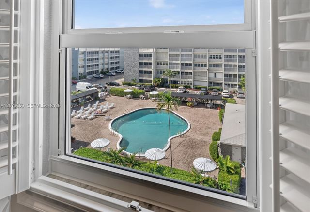 329 SE 3rd Street 501T, Hallandale Beach, FL 33009