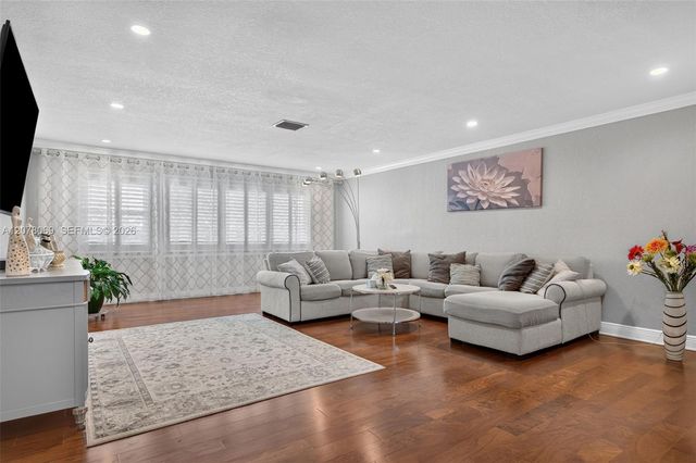 329 SE 3rd Street 501T, Hallandale Beach, FL 33009