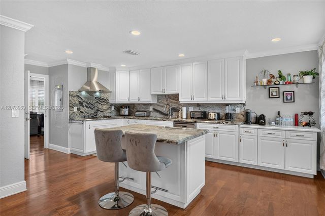 329 SE 3rd Street 501T, Hallandale Beach, FL 33009