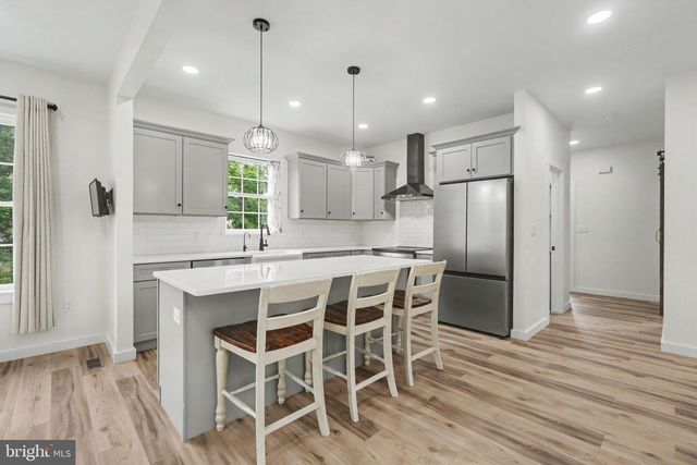 12 OAK LANE, Mechanicsburg, PA 17050