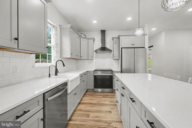 12 OAK LANE, Mechanicsburg, PA 17050