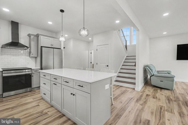 12 OAK LANE, Mechanicsburg, PA 17050