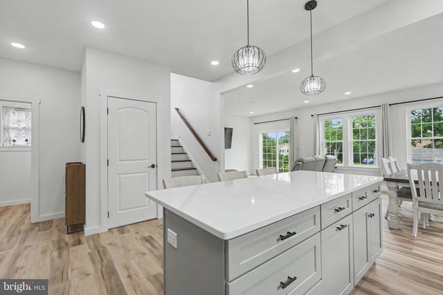 12 OAK LANE, Mechanicsburg, PA 17050