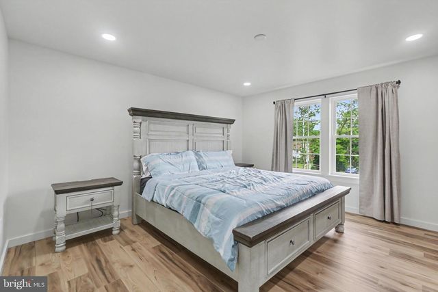 12 OAK LANE, Mechanicsburg, PA 17050