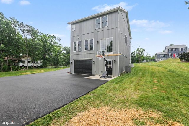 12 OAK LANE, Mechanicsburg, PA 17050