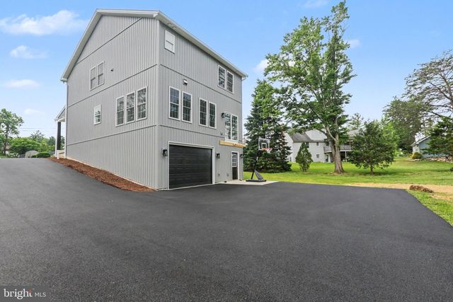 12 OAK LANE, Mechanicsburg, PA 17050