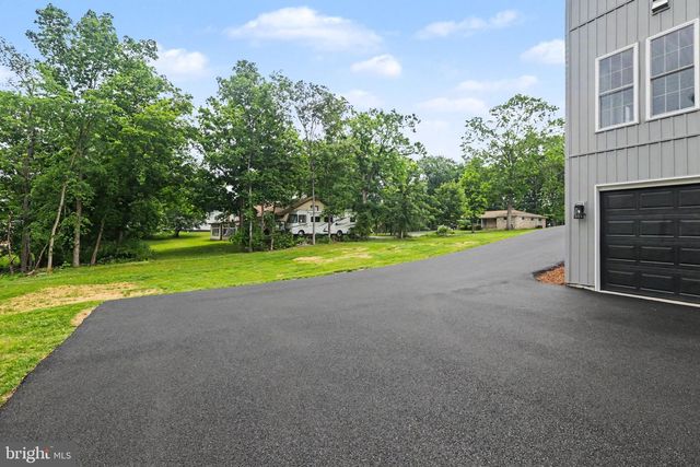 12 OAK LANE, Mechanicsburg, PA 17050