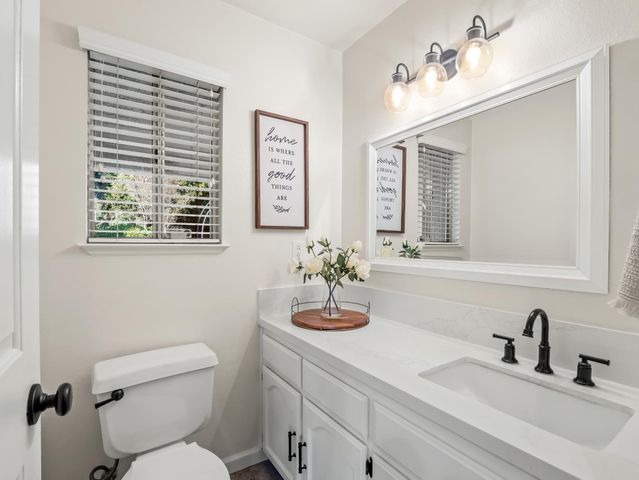 621 W El Paso Ave, Clovis, CA 93611