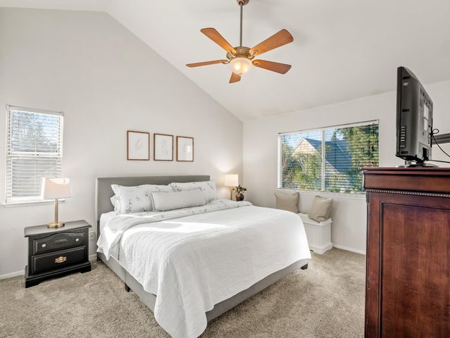 621 W El Paso Ave, Clovis, CA 93611