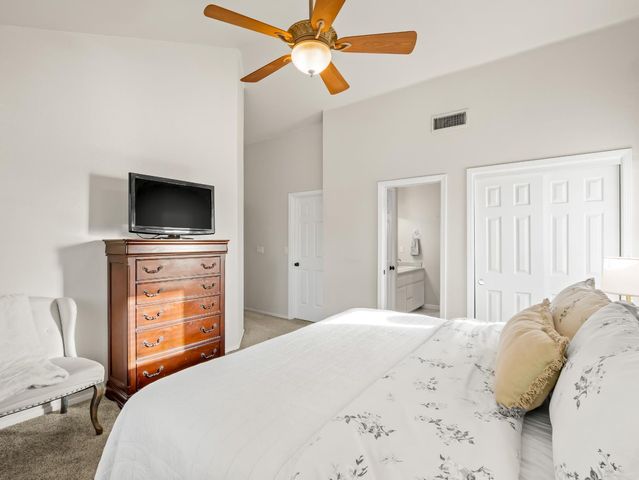 621 W El Paso Ave, Clovis, CA 93611