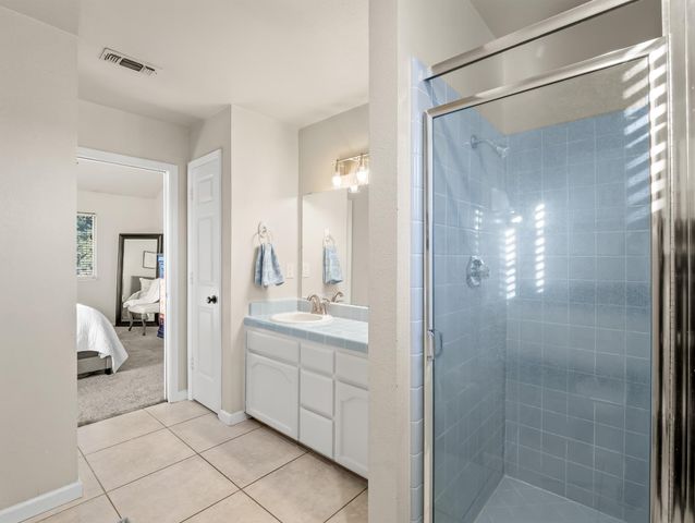 621 W El Paso Ave, Clovis, CA 93611