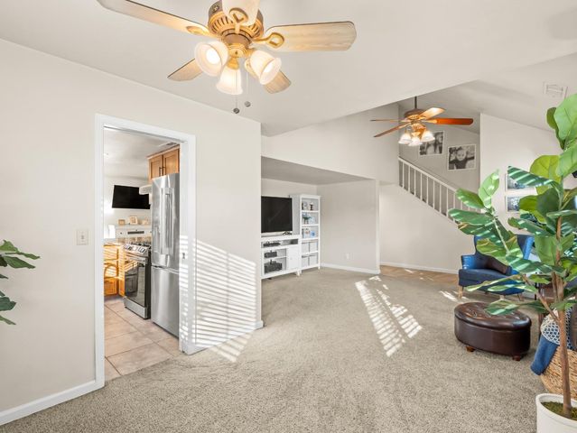 621 W El Paso Ave, Clovis, CA 93611