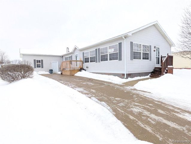 11242 Nearbrook Court, South Lyon, MI 48178