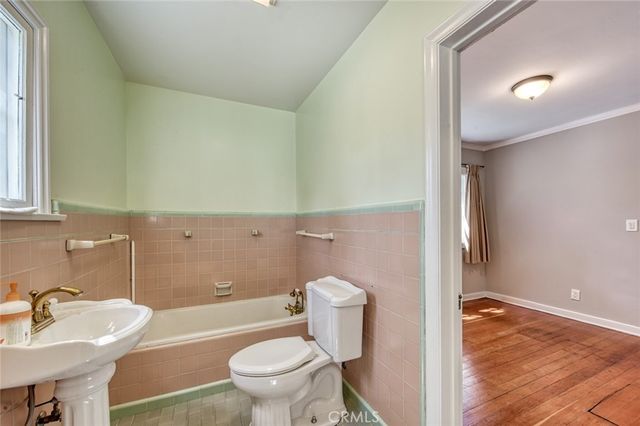 1096 Armada Drive, Pasadena, CA 91103