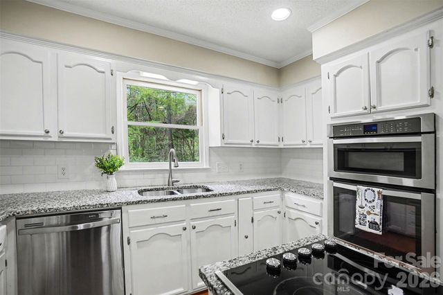 4027 Oakdale Road, Charlotte, NC 28216