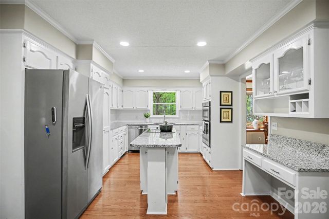 4027 Oakdale Road, Charlotte, NC 28216