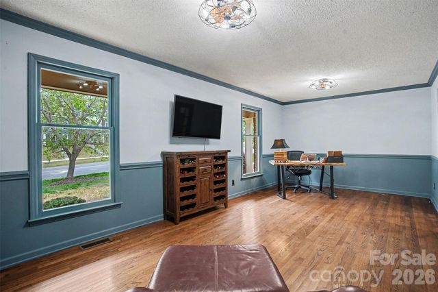 4027 Oakdale Road, Charlotte, NC 28216