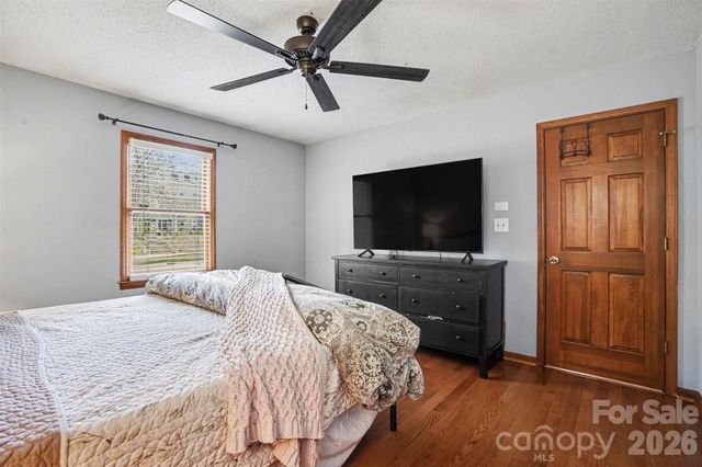 4027 Oakdale Road, Charlotte, NC 28216