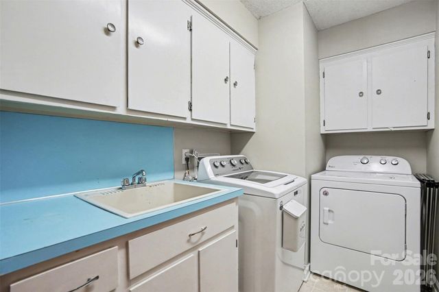 4027 Oakdale Road, Charlotte, NC 28216