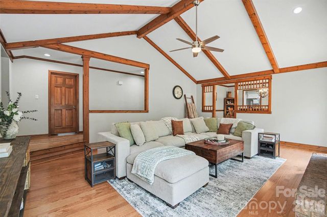 4027 Oakdale Road, Charlotte, NC 28216