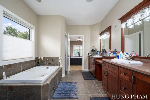 2136 Pleasant Pond Drive SW, Byron Center, MI 49315